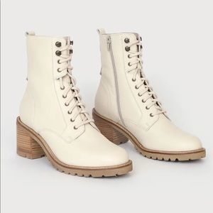 NWOT Seychelles white leather lace-up boots